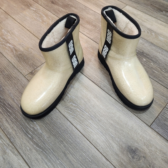 UGG Beige Waterproof Ankle Boots Size 9 - Picture 1 of 9